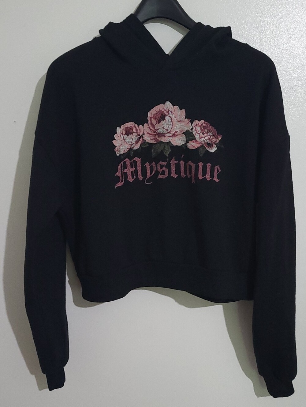 Ardene Mystique Pink Roses Black Cropped Hoodie Size L